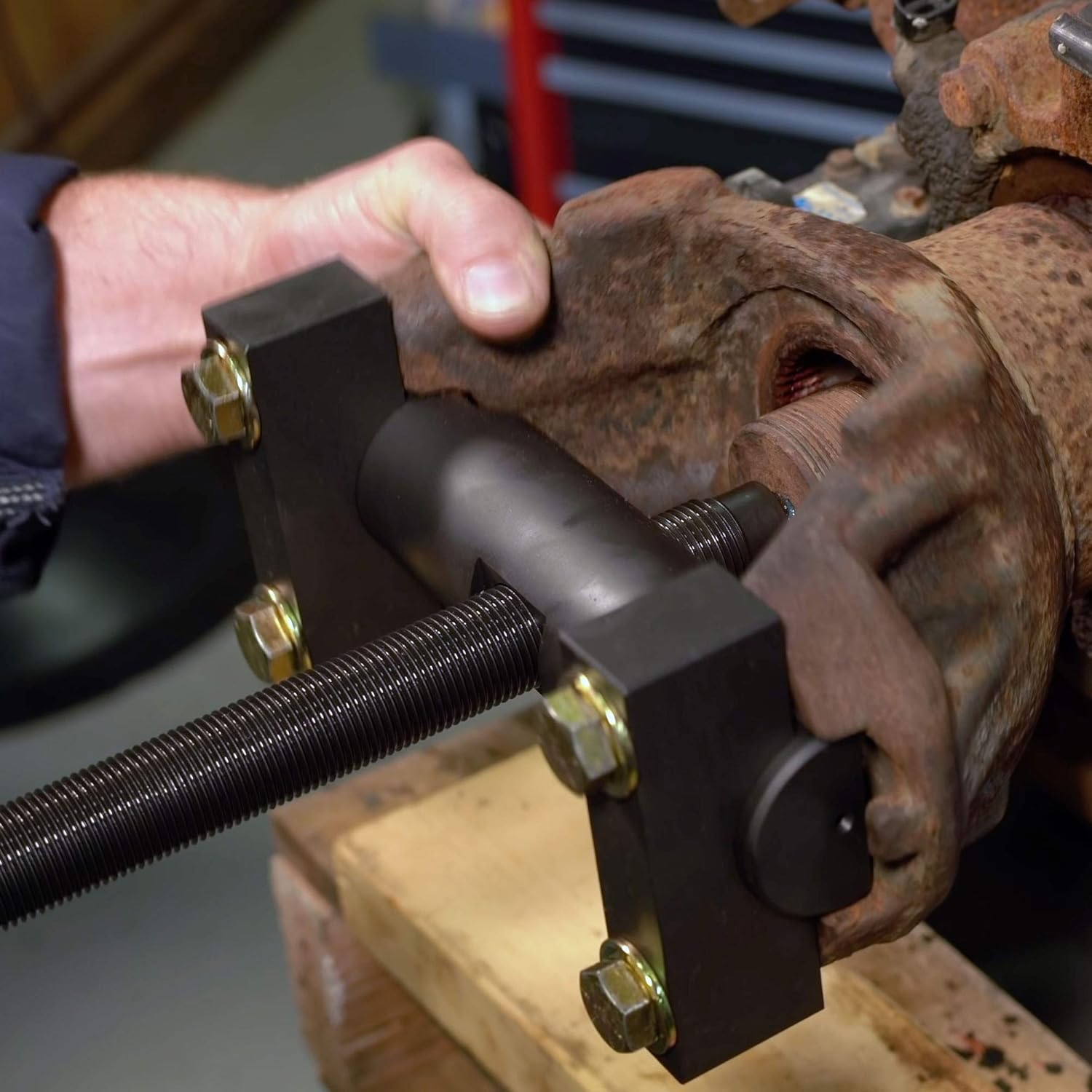 Heavy-Duty Yoke Puller for Class 6-8 Trucks and Equipment-Toppalletfly